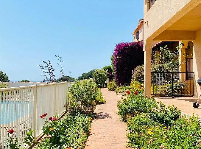 Duplex Vue Piscine B *